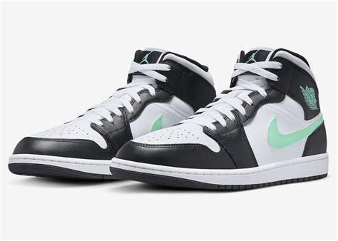 nike air jordan 1 mid grün|jordan 1 mid green glow price.